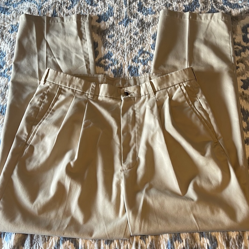 Haggar mens khaki dress pants size 36 x 34